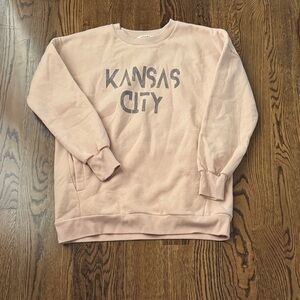 Zenana peach sweatshirt with Gray Kansas City graphic small